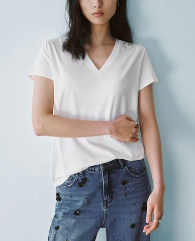  URBAN REVIVO - Áo thun nữ cổ V tay ngắn trẻ trung 