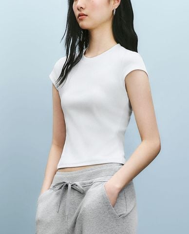  URBAN REVIVO - Áo thun nữ cổ tròn tay ngắn phom ôm 