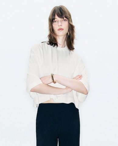  URBAN REVIVO - Áo kiểu nữ cổ tròn tay ngắn Straight 