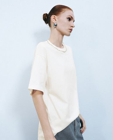  URBAN REVIVO - Áo thun nữ cổ tròn tay ngắn năng động 