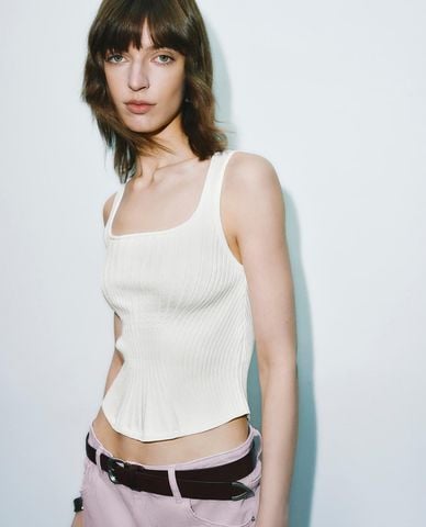  URBAN REVIVO - Áo hai dây nữ dệt kim phom ôm 