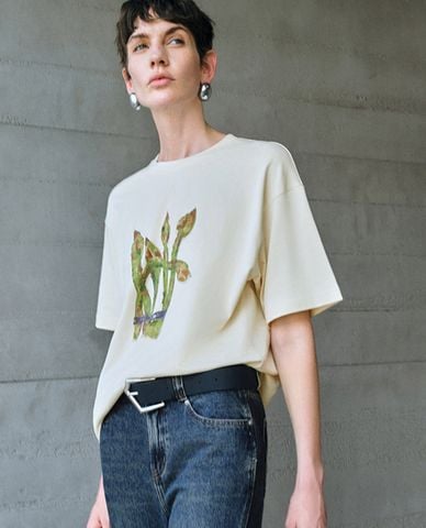  URBAN REVIVO - Áo thun nữ cổ tròn tay ngắn Printed Straight 