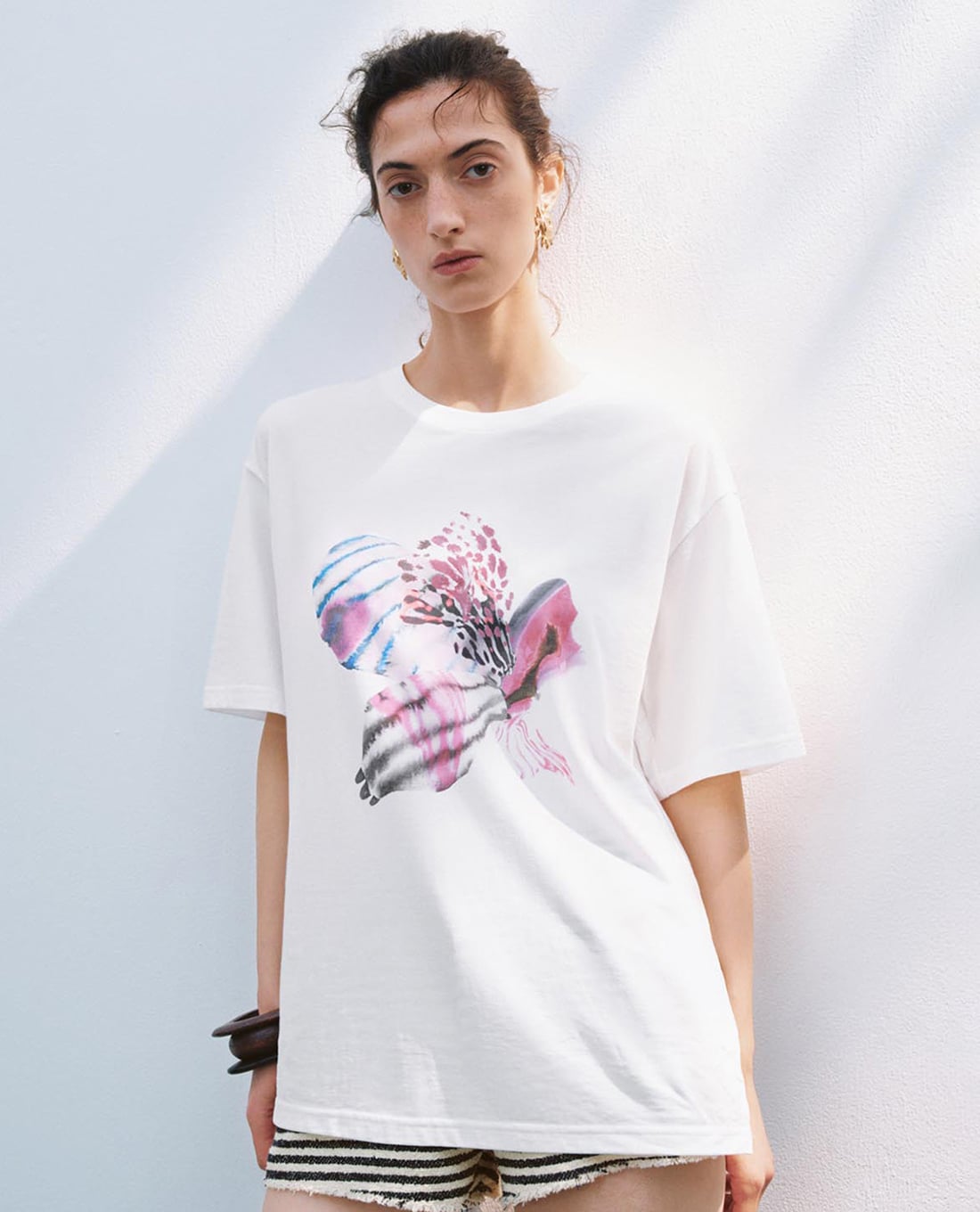 URBAN REVIVO - Áo thun nữ cổ tròn tay ngắn trẻ trung