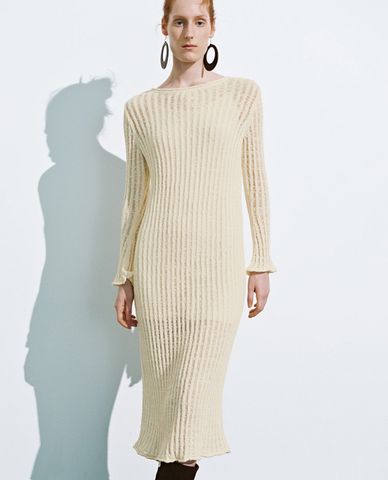  URBAN REVIVO - Đầm dệt kim midi tay dài phom ôm tôn dáng 