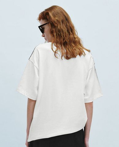  URBAN REVIVO - Áo thun nữ cổ tròn tay ngắn Printed Loose 