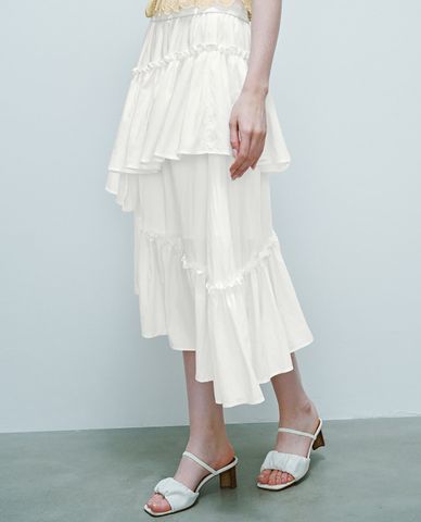  URBAN REVIVO - Chân váy xếp tầng midi lưng thun 