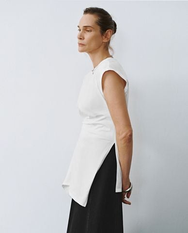  URBAN REVIVO - Áo nữ kiểu xoắn eo hiện đại 