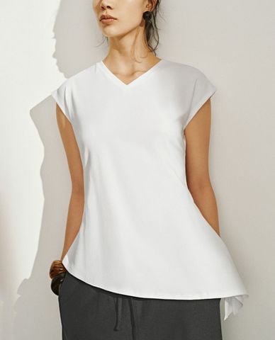  URBAN REVIVO - Áo kiểu nữ cổ V hiện đại 