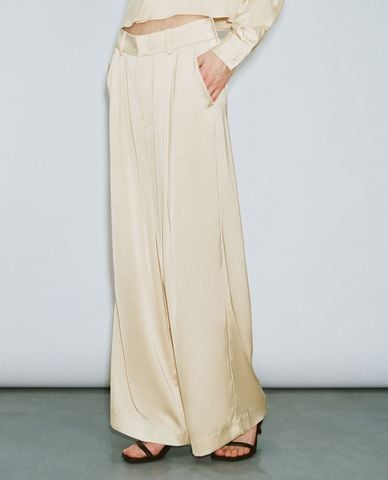  URBAN REVIVO - Quần nữ ống rộng xếp li thanh lịch 