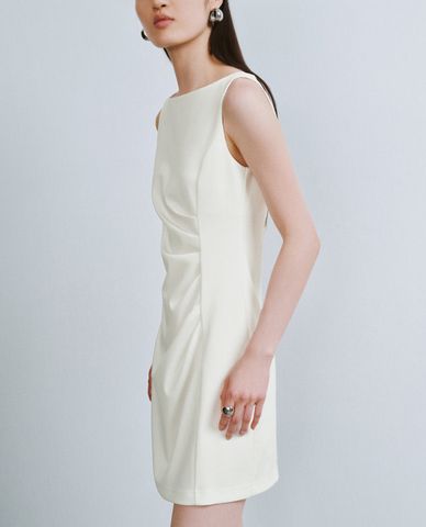  URBAN REVIVO - Đầm sát nách mini cổ thuyền Ruched A-Line 