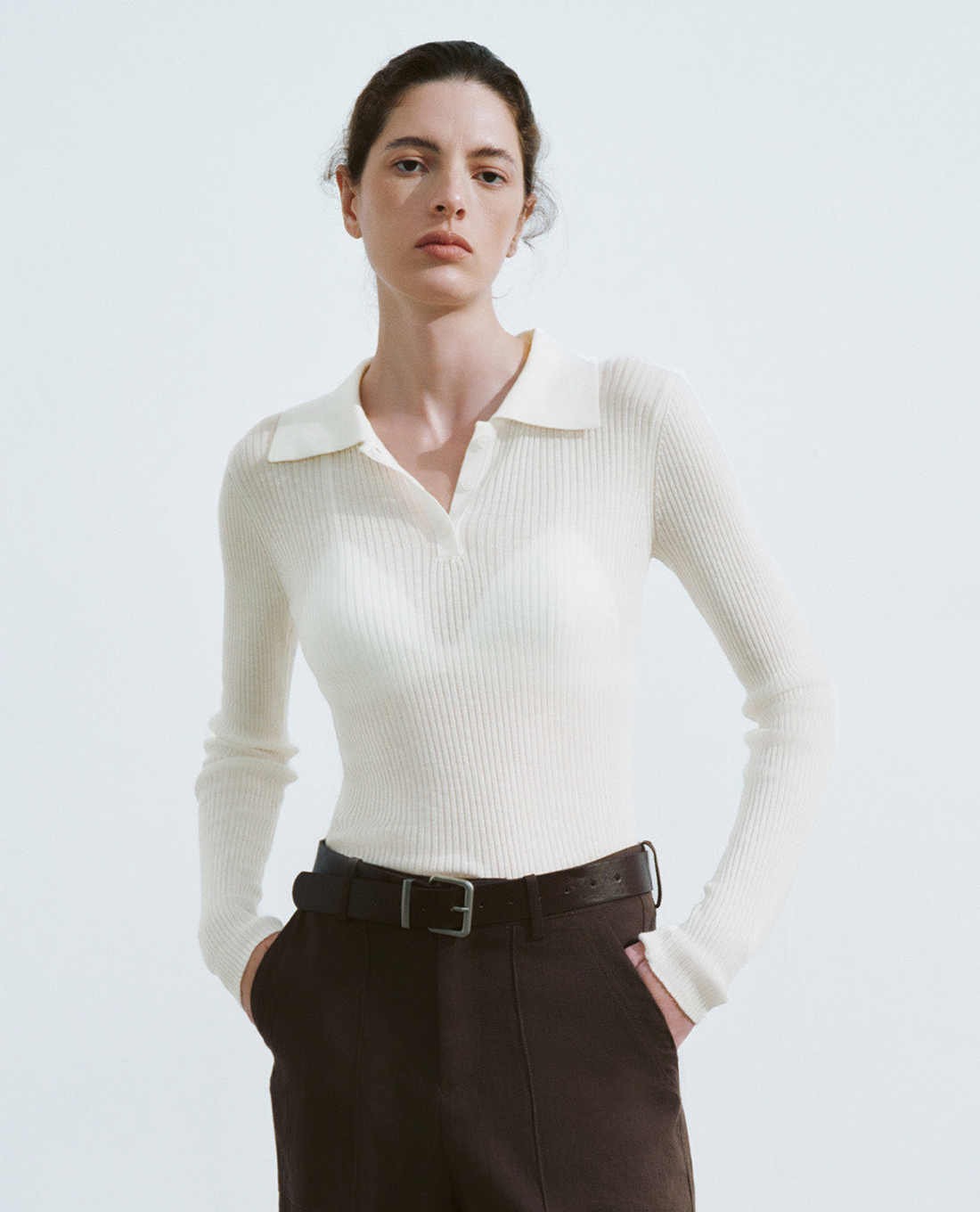 URBAN REVIVO - Áo dệt kim nữ cổ bẻ tay dài Button Half Placket