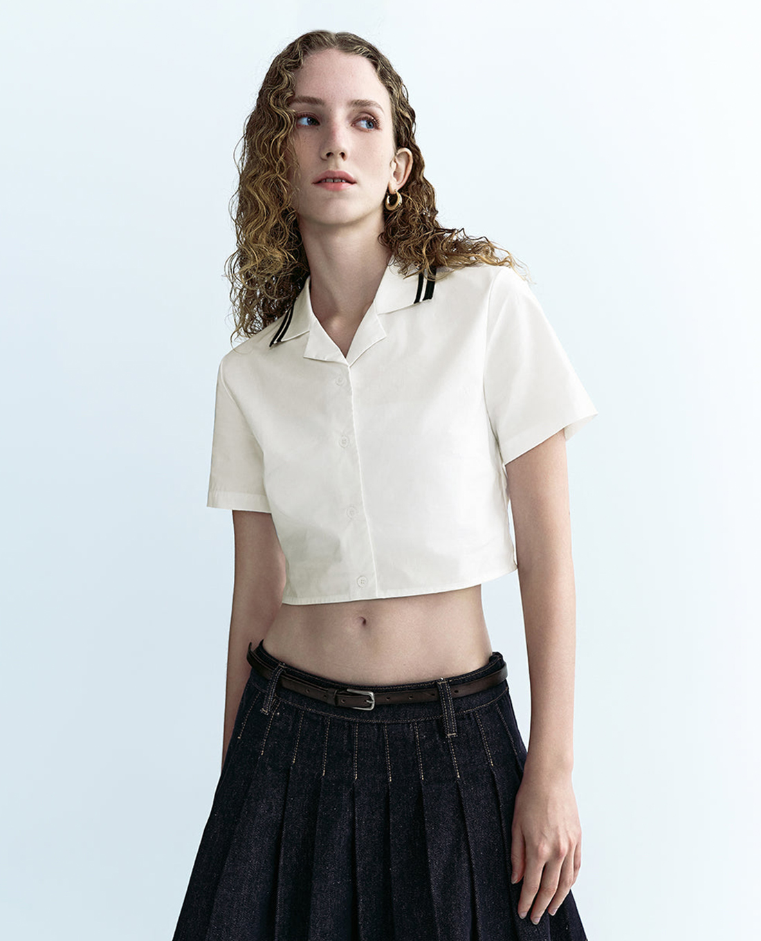 URBAN REVIVO - Áo sơ mi nữ cổ bẻ tay ngắn Button Up Straight