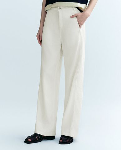  URBAN REVIVO - Quần jeans nữ ống rộng phối túi trẻ trung 