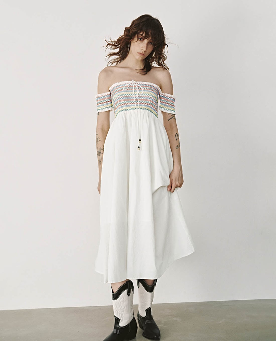 URBAN REVIVO - Đầm trễ vai chữ A phom midi phối nơ