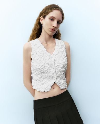  URBAN REVIVO - Áo sát nách nữ cổ V phối nút trẻ trung Straight 