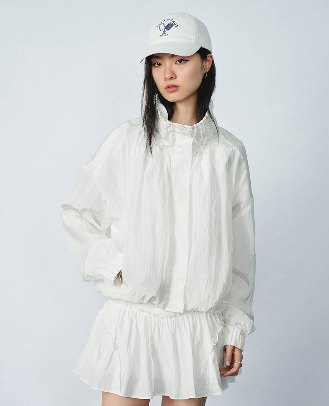 URBAN REVIVO - Áo khoác gió nữ cổ trụ tay dài Lightweight Loose