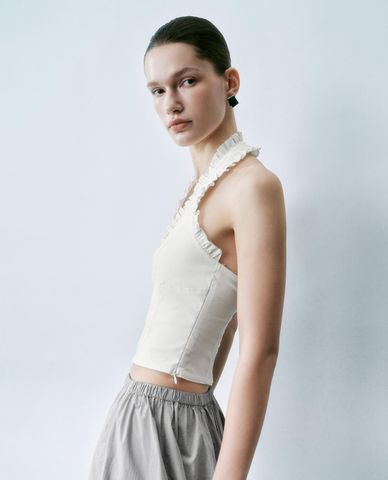  URBAN REVIVO - Áo kiểu nữ cổ yếm sát nách 