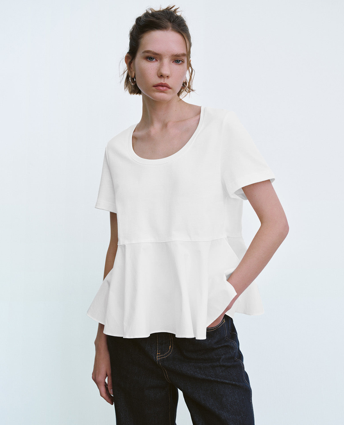 URBAN REVIVO - Áo kiểu nữ cổ tròn tay ngắn dáng xòe