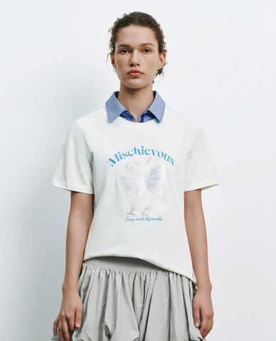  URBAN REVIVO - Áo thun nữ cổ tròn tay ngắn in hình hiện đại 