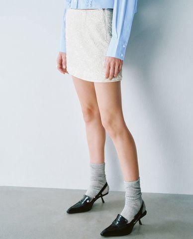  URBAN REVIVO - Chân váy chữ A mini đính hạt 