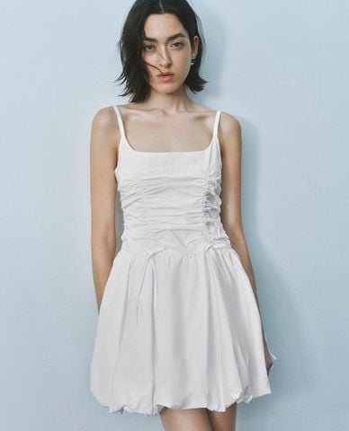  URBAN REVIVO - Đầm hai dây mini dáng phồng nhún eo 