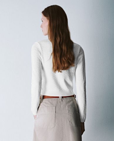  URBAN REVIVO - Áo khoác cardigan nữ cổ tròn tay dài hiện đại 