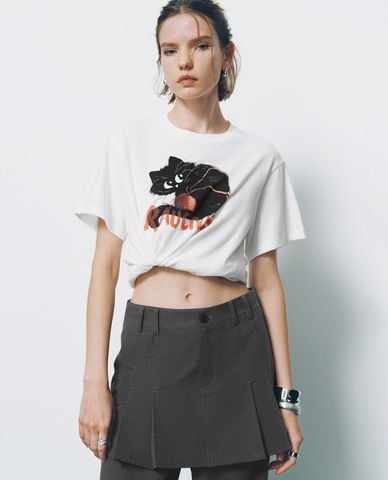  URBAN REVIVO - Áo thun nữ cổ tròn tay ngắn phối hoạ tiết 