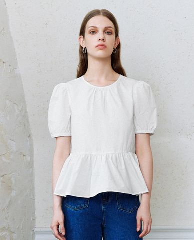  URBAN REVIVO - Áo kiểu nữ cổ tròn tay ngắn xếp li Skater 