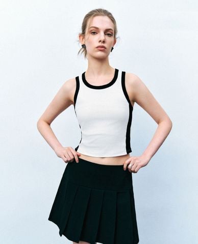  URBAN REVIVO - Áo ba lỗ nữ cổ tròn phom ôm năng động 