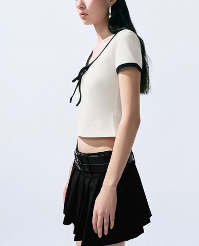  URBAN REVIVO - Áo croptop nữ cổ chữ U tay ngắn phối nơ Bow Décor 