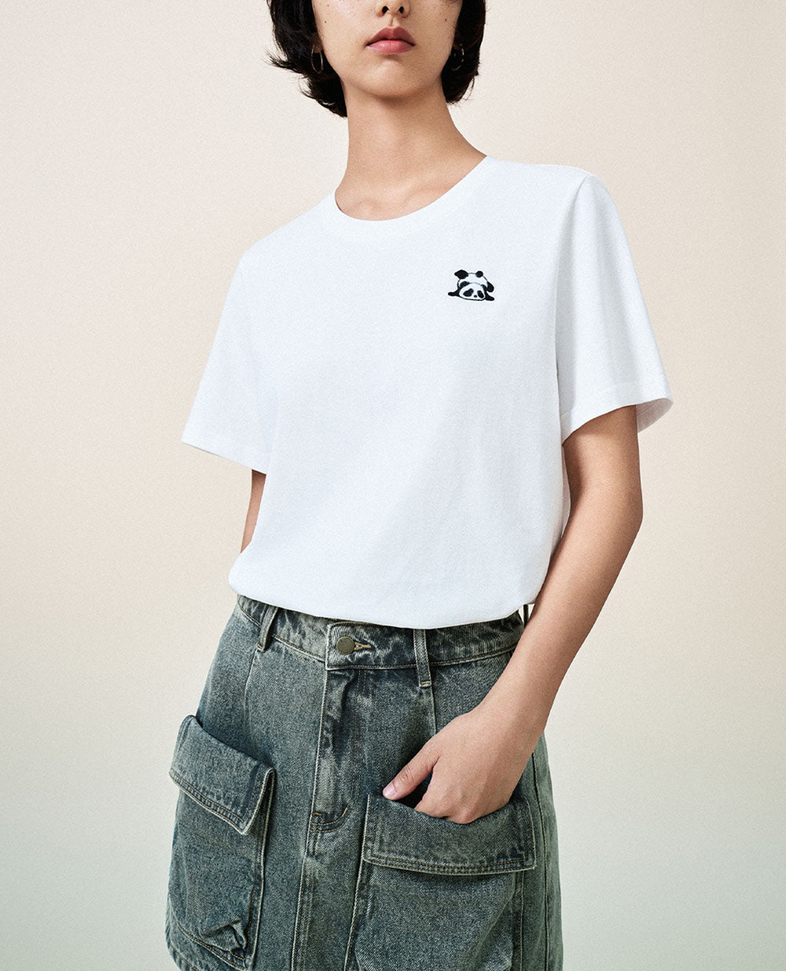 URBAN REVIVO - Áo thun nữ cổ tròn tay ngắn Printed Straight