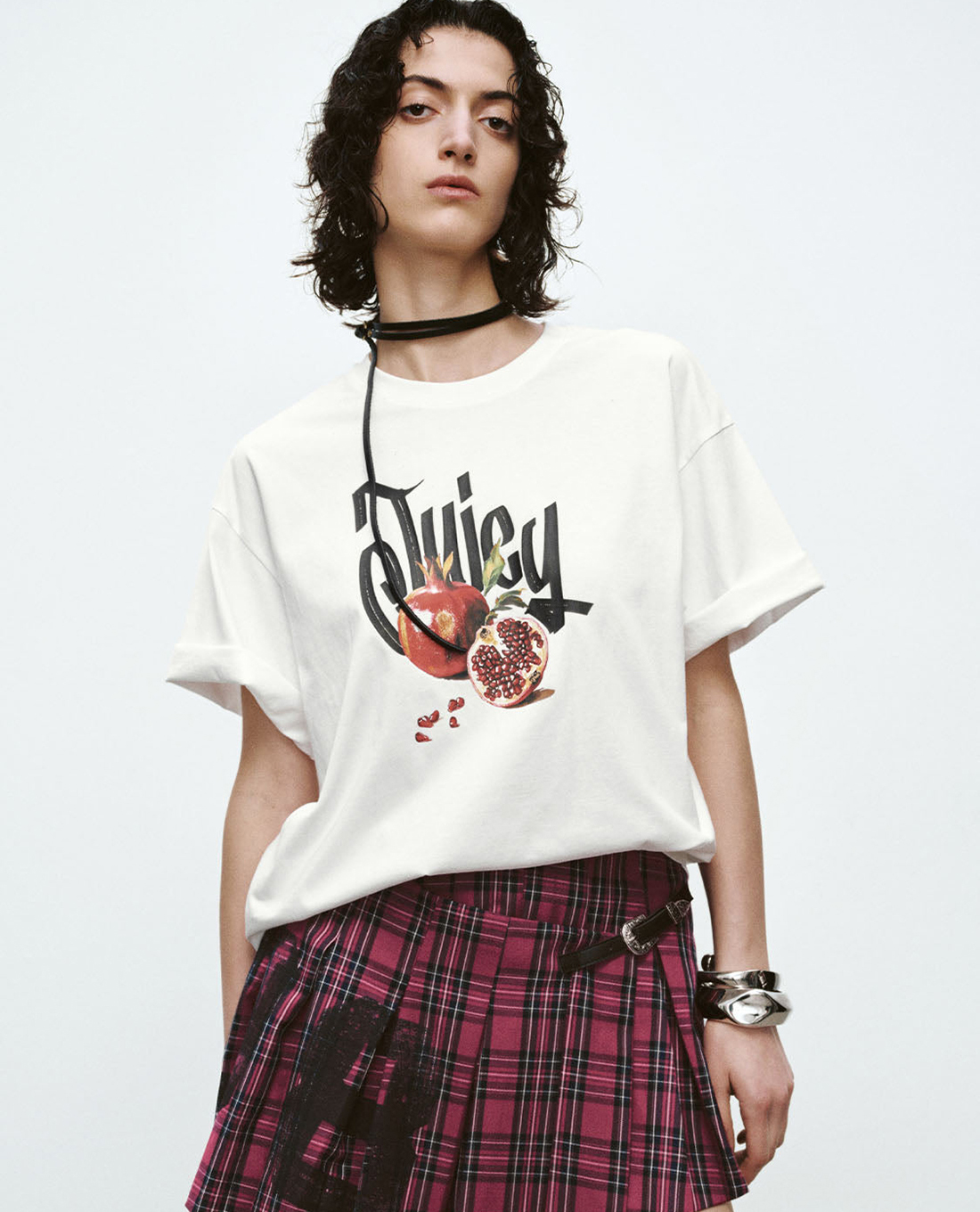 URBAN REVIVO - Áo thun nữ cổ tròn tay ngắn Loose