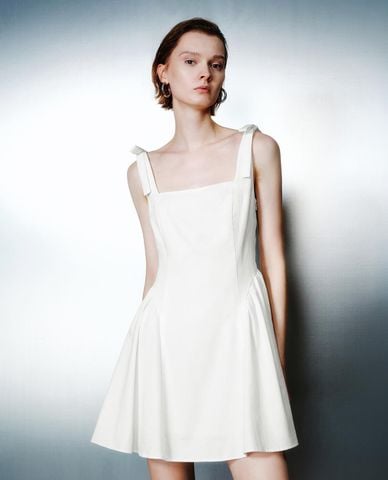  URBAN REVIVO - Đầm hai dây mini cổ vuông phối nơ 