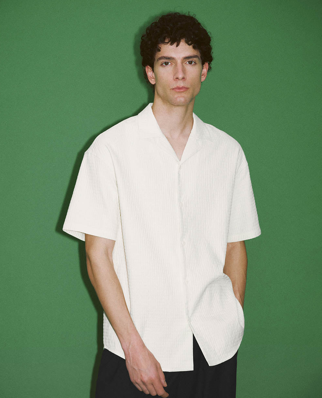 URBAN REVIVO - Áo sơ mi nam cổ bẻ tay ngắn Textured Loose