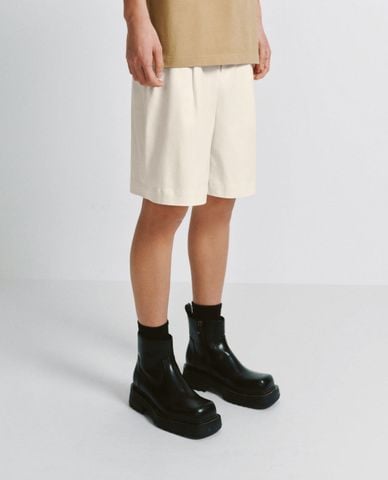  URBAN REVIVO - Quần short nam ngang gối hiện đại 