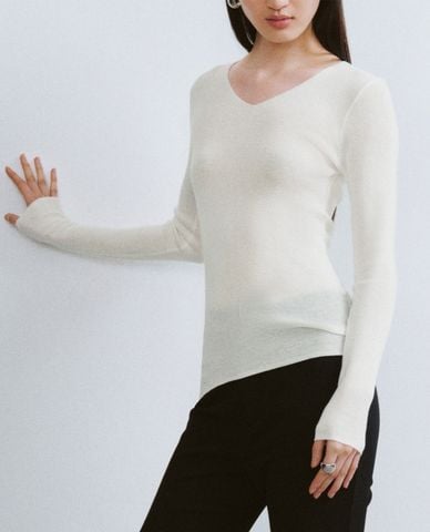  URBAN REVIVO - Áo thun nữ cổ V tay dài thời thượng 