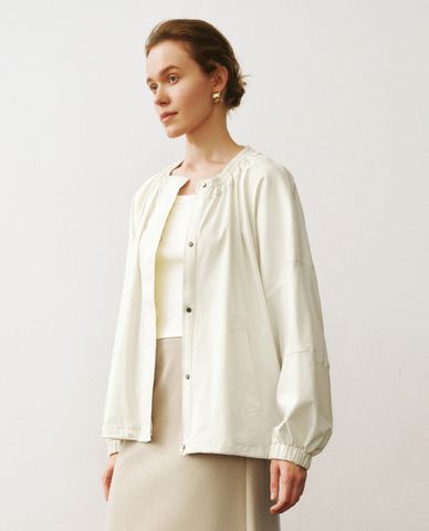  URBAN REVIVO - Áo khoác sơ mi nữ phối nút cài trẻ trung 