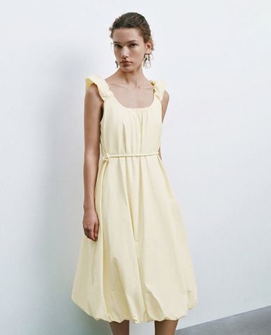  URBAN REVIVO - Đầm hai dây midi Ruffle 