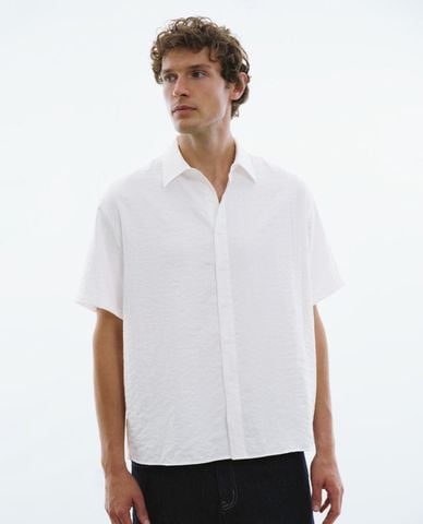  URBAN REVIVO - Áo sơ mi nam cổ bẻ tay ngắn Textured 