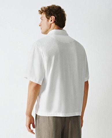  URBAN REVIVO - Áo sơ mi nam cổ bẻ tay ngắn hiện đại 