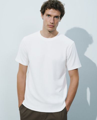  URBAN REVIVO - Áo thun nam cổ tròn tay ngắn Straight 