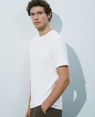  URBAN REVIVO - Áo thun nam cổ tròn tay ngắn Straight 