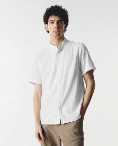  URBAN REVIVO - Áo sơ mi nam cổ đứng tay ngắn thanh lịch 