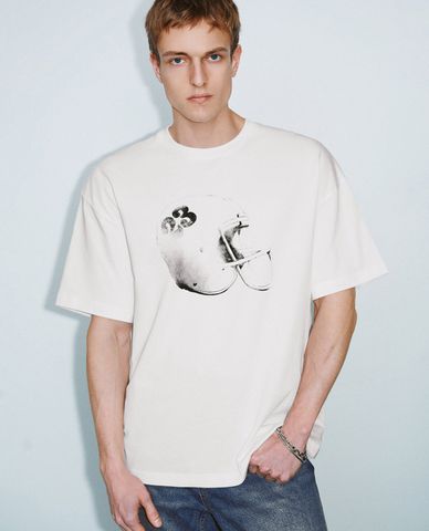  URBAN REVIVO - Áo thun nam cổ tròn tay ngắn Helmet Printed 