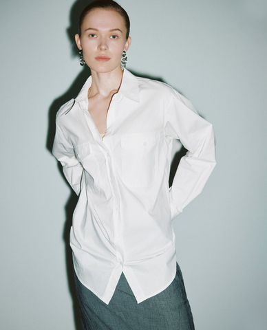  URBAN REVIVO - Áo sơ mi nữ cổ bẻ tay dài Button Up Loose 