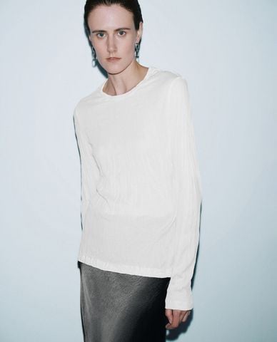  URBAN REVIVO - Áo thun nữ cổ tròn tay dài Regular 