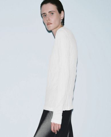  URBAN REVIVO - Áo thun nữ cổ tròn tay dài Regular 