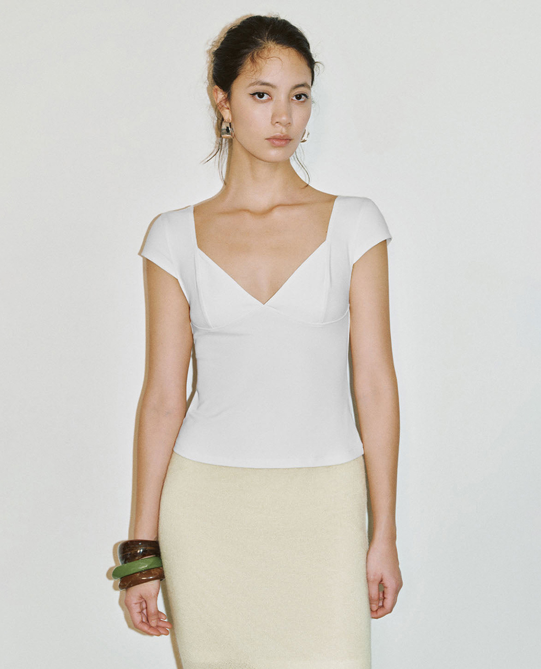 URBAN REVIVO - Áo kiểu nữ cổ V phom ôm