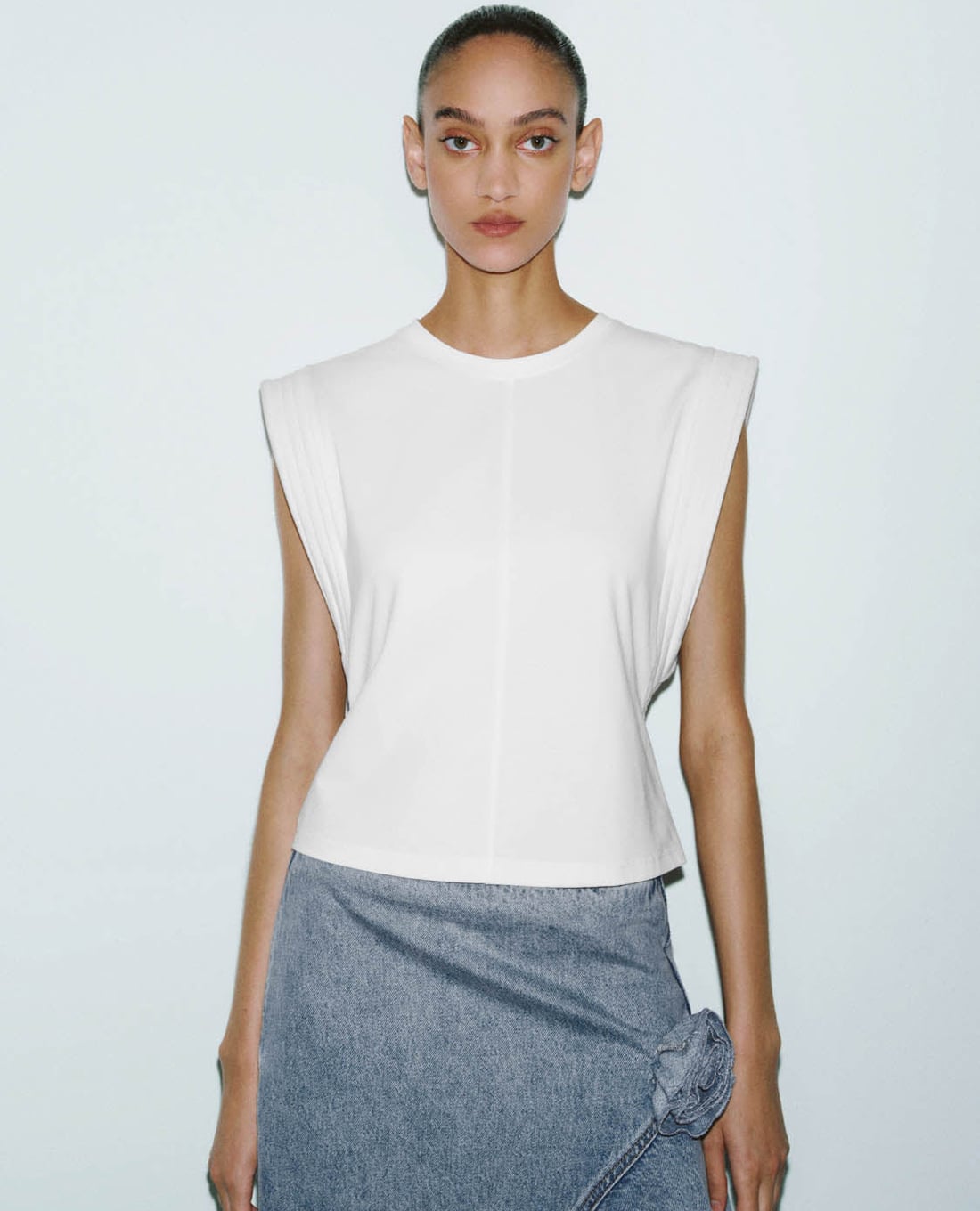 URBAN REVIVO - Áo sát nách nữ cổ tròn Cap