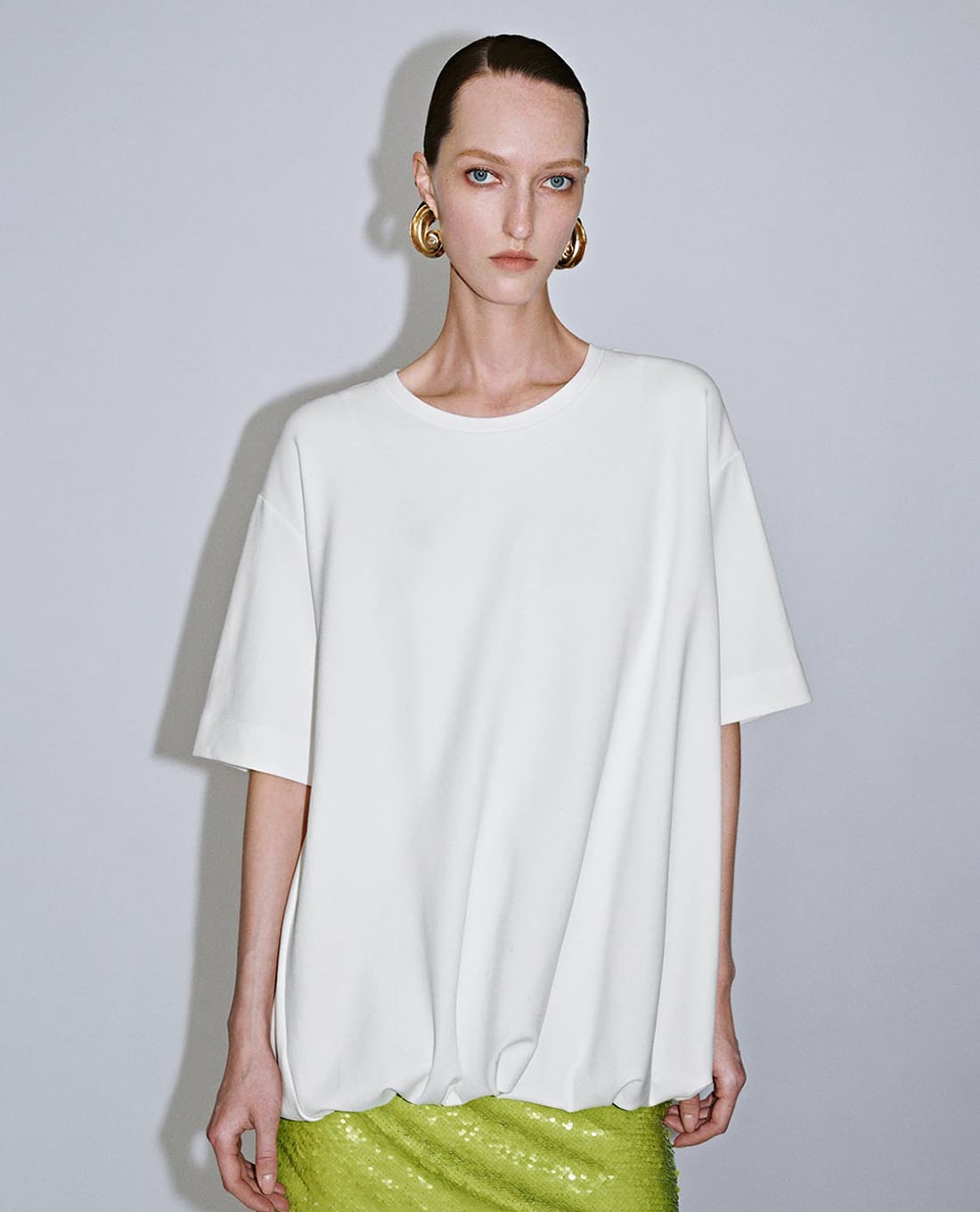 URBAN REVIVO - Áo kiểu nữ cổ tròn dáng quả bí